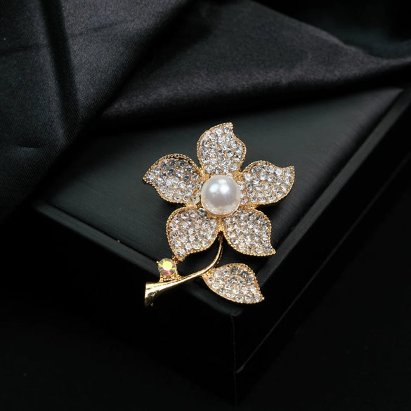 Women's Alloy Crystal Brooch With Electroplating And Plants Flowers Design