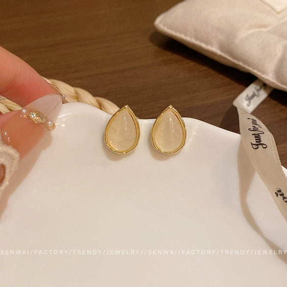 Women's Alloy Electroplated Cat's Eye Stone Drop Shape Earrings Light Luxury Minimalist Style