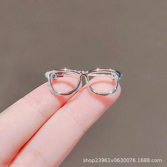 Women's Alloy Electroplated Flower Pattern Natural Style Brooch