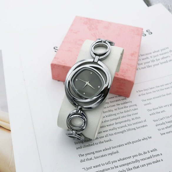 Women's Alloy Fashion Quartz Watch With Rhombus Dial