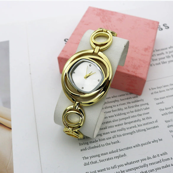 Women's Alloy Fashion Quartz Watch With Rhombus Dial