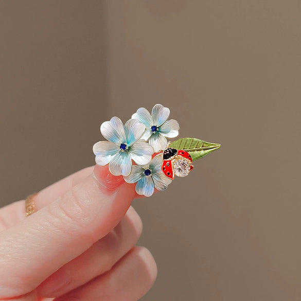 Women's Alloy Flower Bee Brooch Electroplated Light Luxury Allmatch Accessory