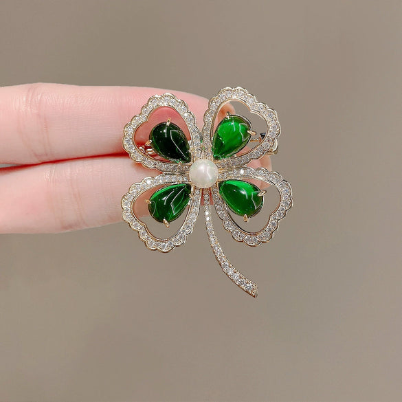 Women's Alloy Flower Pattern Electroplated Emerald Brooch Highend Accessories Suit Pin