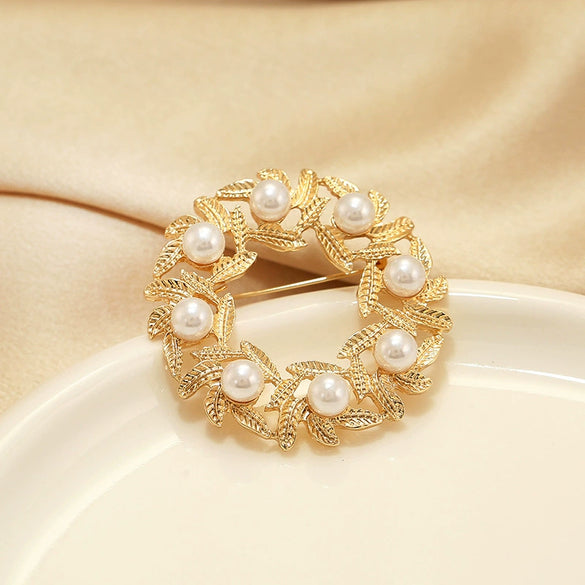 Women's Alloy Flower Pattern Electroplated Winter Ring Brooch Clothes Fixing Accessory