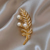 Women's Alloy Flower Pattern Electroplating Wheat Pearl Brooch Luxury Suit Accessories