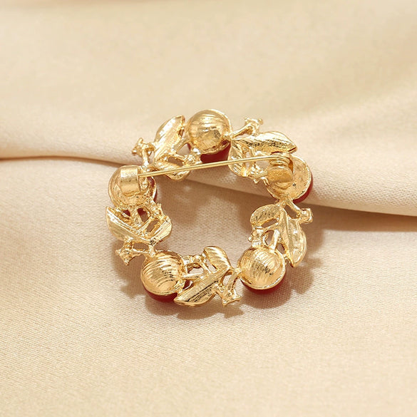 Women's Alloy Flower Red Round Brooch With Electroplating Treatment