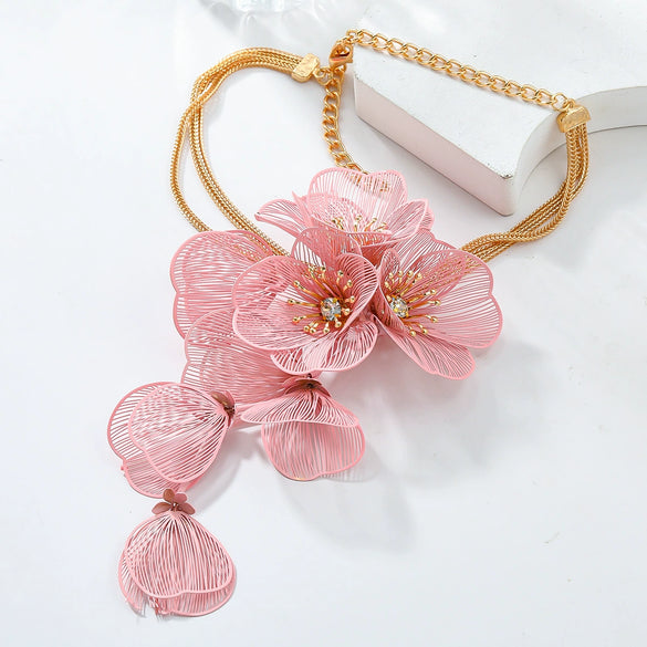 Women's Alloy Flower Shape Geometric Style Snake Bone Chain Diamond Inlaid Wedding Necklace