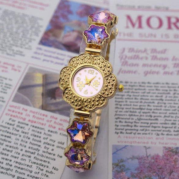 Women's Alloy Flowershaped Leisure Luxury Watch