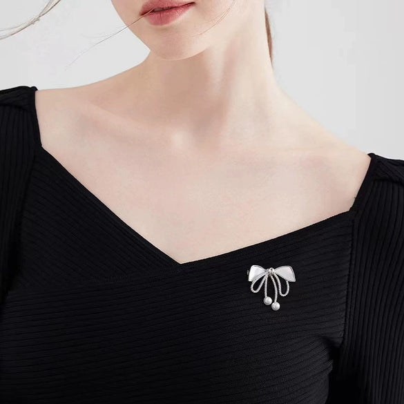 Women's Alloy French Retro Brooch With Flower Pattern And Electroplating Treatment