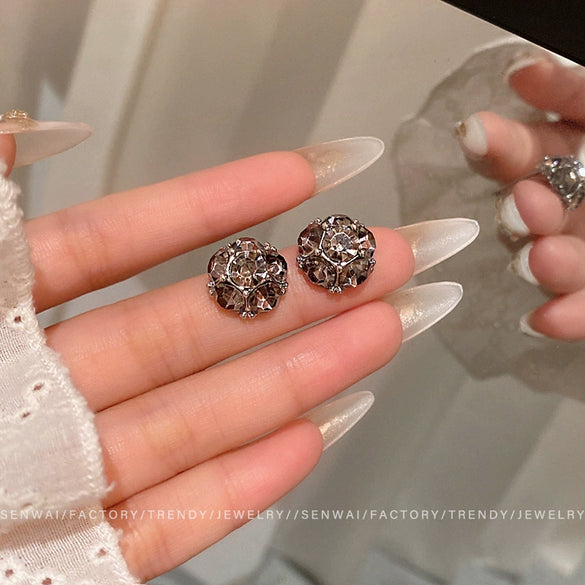 Women's Alloy Geometric Rhinestone Earrings With Electroplating Retro Elegant Design