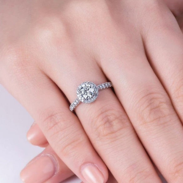 Women's Alloy Geometric Star Pattern Diamond Style Ring With Simple Elegant Design And Non Fading Finish