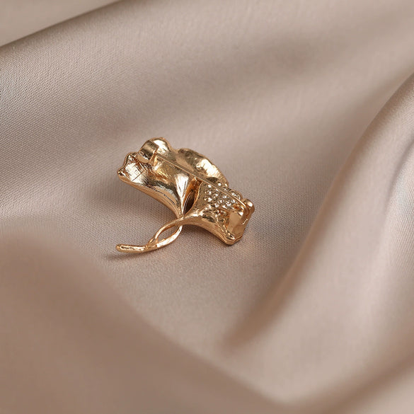 Women's Alloy Ginkgo Leaf Flower Minimalist Antiexposure Electroplated Brooch
