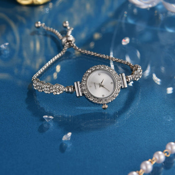 Women's Alloy Glass Quartz Fashion Round Bracelet Watch With Printed Logo
