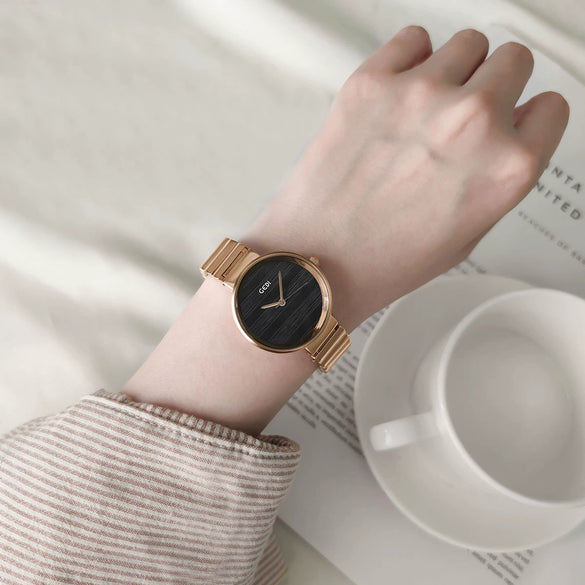 Women's Alloy Gold Watch Fashion Retro Style Round Dial Mineral Strengthened Glass Mirror Rose Gold Clasp Waterproof
