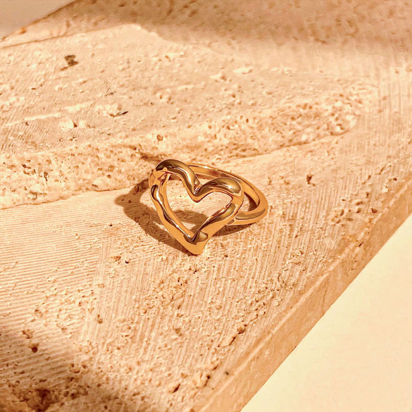 Women's Alloy Goldplated Ring With Hammer Pattern And Heart Shape
