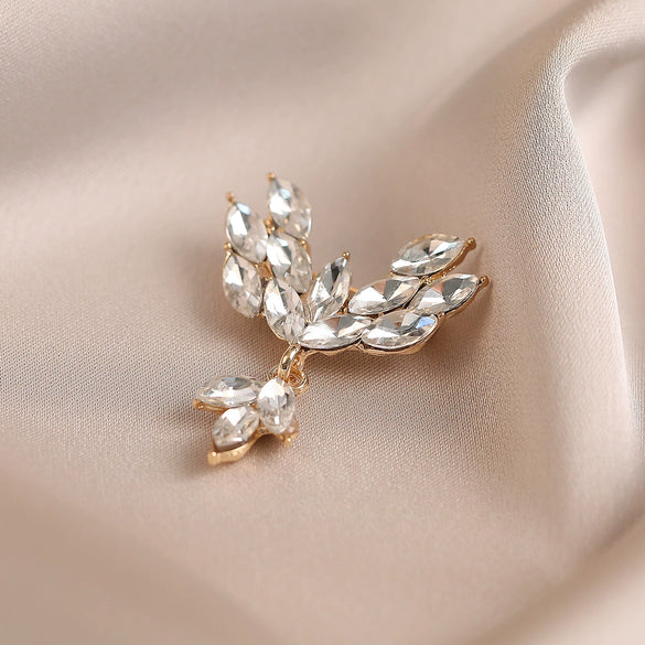Women's Alloy Heart Shape Brooch With Electroplating And Luxury Sense