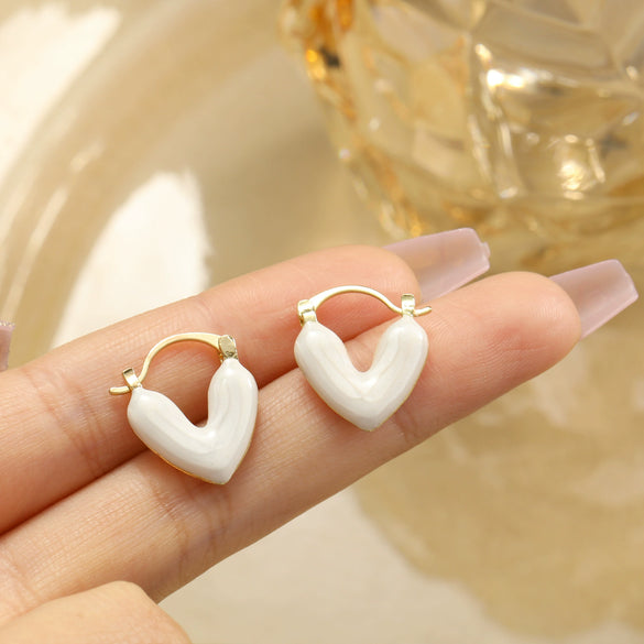 Women's Alloy Heart Shape Diamondembedded Electroplated Stud Earrings