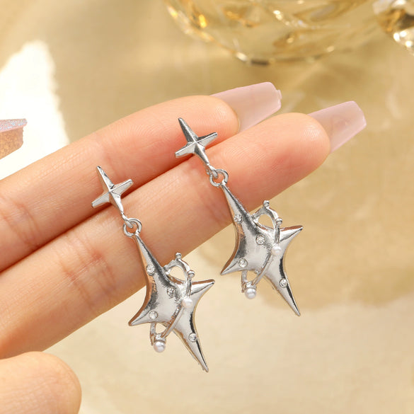 Women's Alloy Heart Shape Diamondembedded Electroplated Stud Earrings