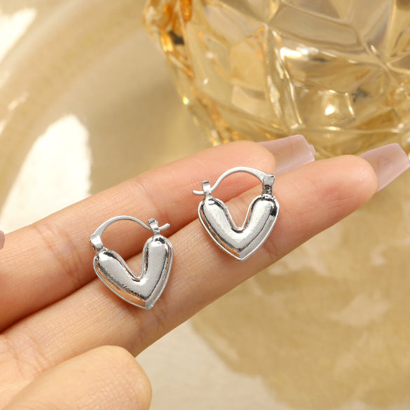 Women's Alloy Heart Shape Diamondembedded Electroplated Stud Earrings