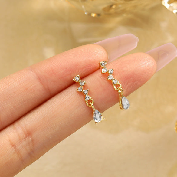 Women's Alloy Heart Shape Diamondembedded Electroplated Stud Earrings
