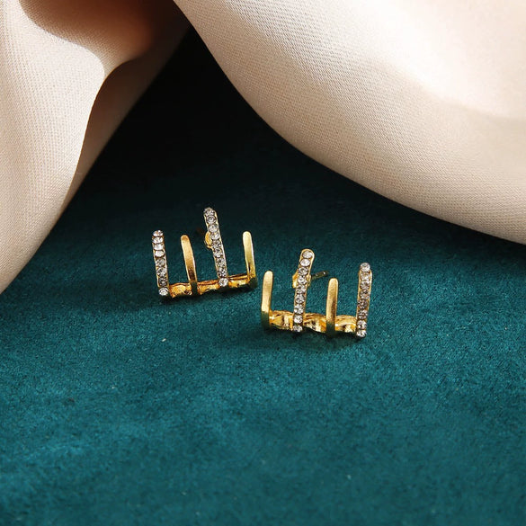 Women's Alloy Heart Shape Diamondembedded Electroplated Stud Earrings