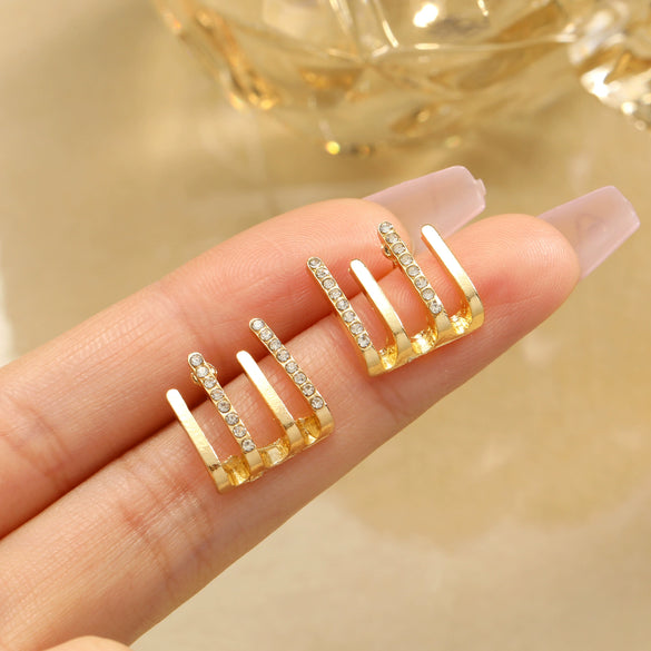 Women's Alloy Heart Shape Diamondembedded Electroplated Stud Earrings