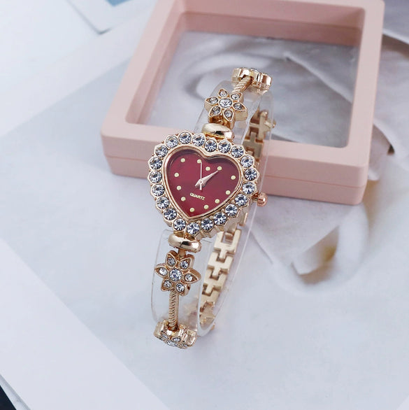 Women's Alloy Heart Shape Fashionable Diamondencrusted Bracelet Watch