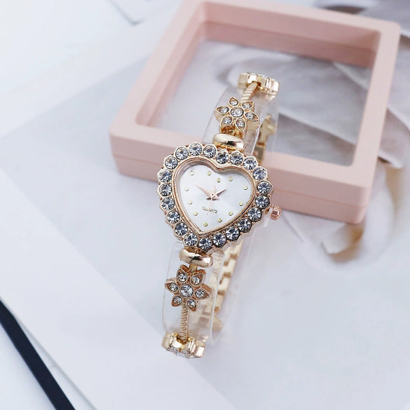 Women's Alloy Heart Shape Fashionable Diamondencrusted Bracelet Watch