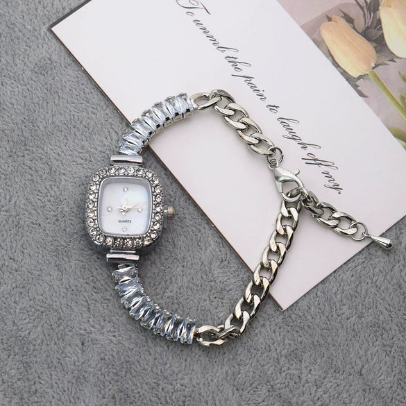 Women's Alloy Heartshaped And Oval Quartz Bracelet Watch Elegant Fashion Leisure Style