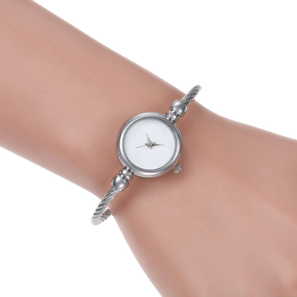 Women's Alloy Iron Strap Round Dial Casual Bracelet Watch