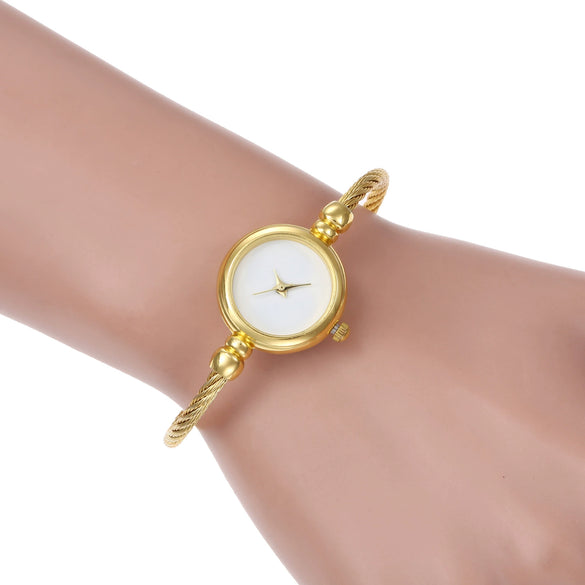 Women's Alloy Iron Strap Round Dial Casual Bracelet Watch