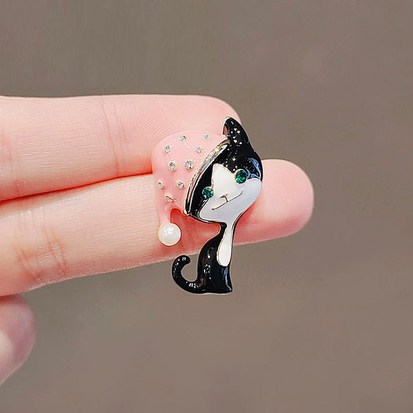 Women's Alloy Kitten Brooch With Flower Pattern And Electroplating Treatment