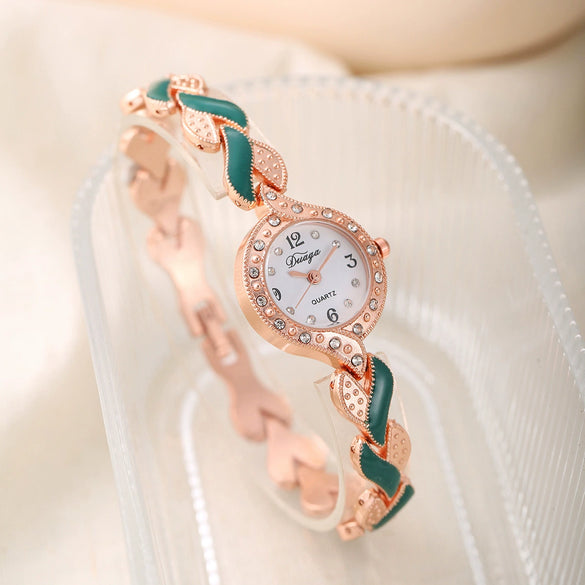 Women's Alloy Leaf Pendant Bracelet Quartz Watch Jewelry Set With Round Dial And Stainless Steel Buckle