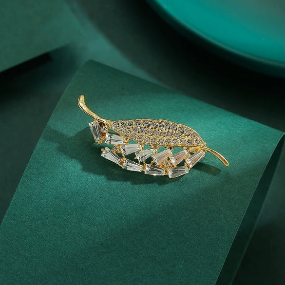 Women's Alloy Leaf Rhinestone Brooch Electroplating Minimalist Design
