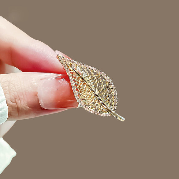 Women's Alloy Leaves Antiexposure Brooch Electroplated Fashion Decoration
