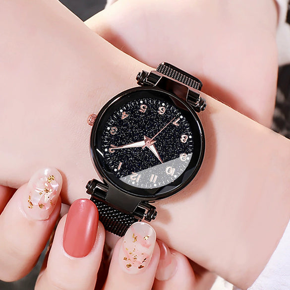 Women's Alloy Leisure Round Dial Watch