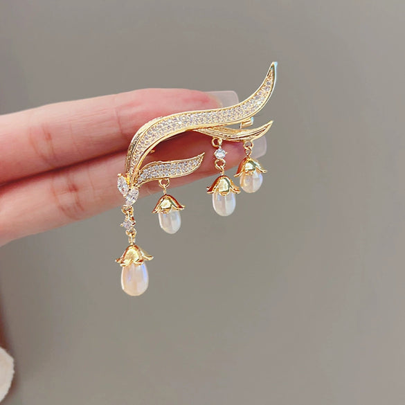 Women's Alloy Lily Of The Valley Tassel Pearl Brooch With Electroplating And Plants And Flowers Style