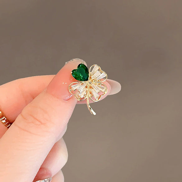 Women's Alloy Lucky Grass Flower Brooch With Electroplating Design