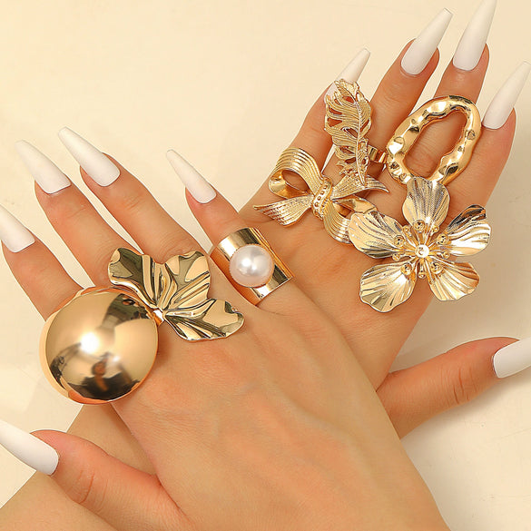 Women's Alloy Metal Geometric Style Ring With Flower Pattern And Electroplating