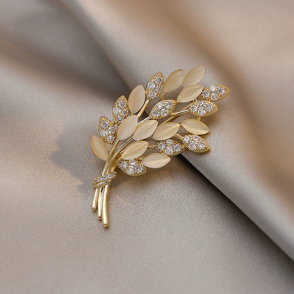 Women's Alloy Natural Flower Pattern Electroplated Antiexposure Brooch