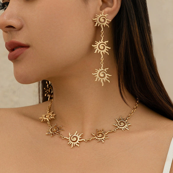 Women's Alloy Ochain Geometric Sunflower Metal Totem Electroplated Necklace Jewelry