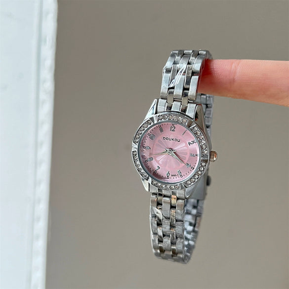 Women's Alloy Ordinary Glass Mirror Round Dial Fashion Quartz Watch With Blue Daisy Design