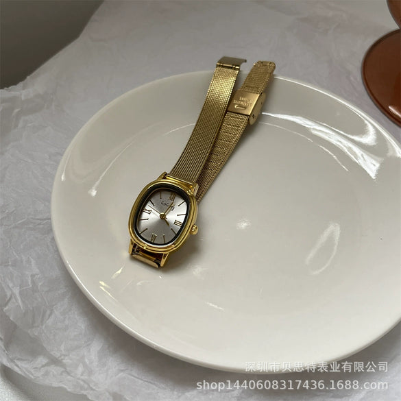 Women's Alloy Oval Small Dial Retro Quartz Watch