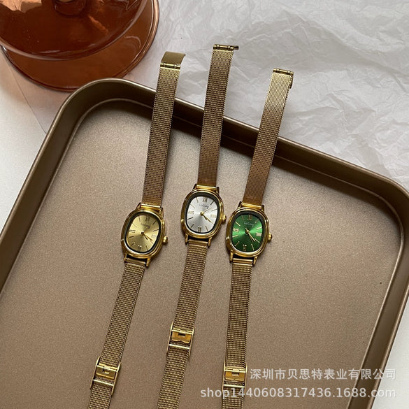 Women's Alloy Oval Small Dial Retro Quartz Watch
