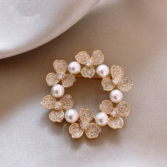 Women's Alloy Pearl Brooch With Natural Flower Design And Electroplating Process