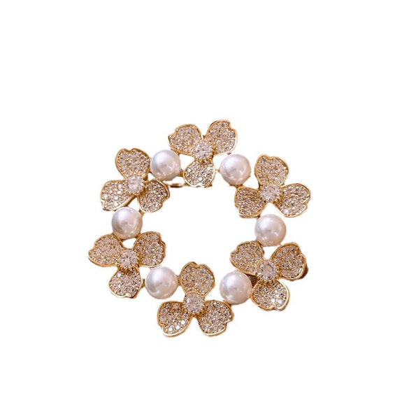 Women's Alloy Pearl Brooch With Natural Flower Design And Electroplating Process