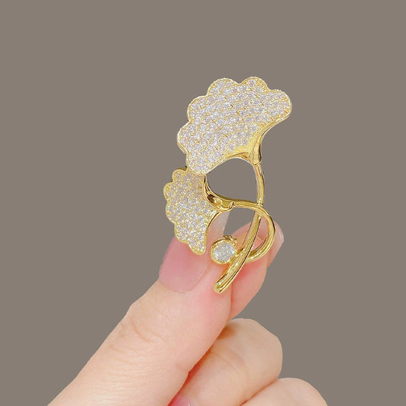 Women's Alloy Pearl Ginkgo Leaf Antilight Electroplated Brooch For Suit And Coat Accessories
