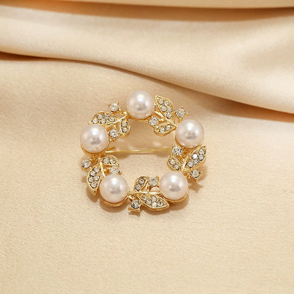 Women's Alloy Pearl Simple Style Diamondembedded Round Flower Brooch With Electroplating