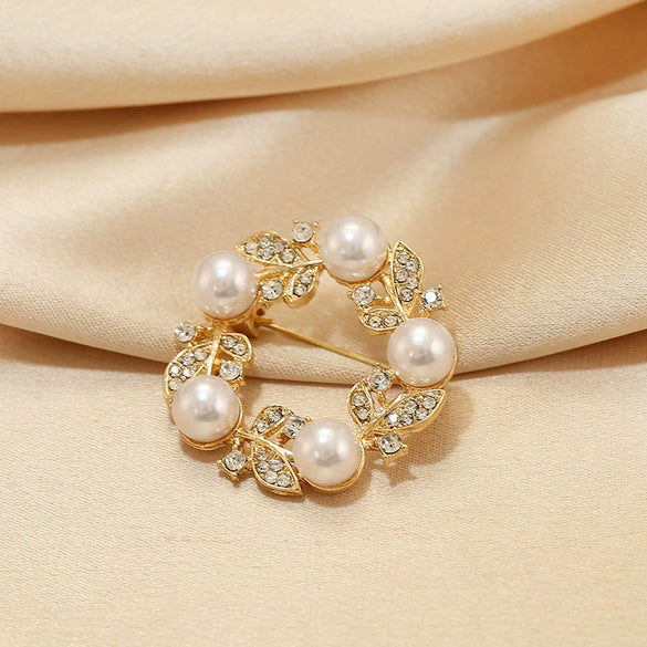 Women's Alloy Pearl Simple Style Diamondembedded Round Flower Brooch With Electroplating