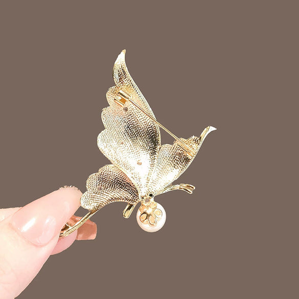 Women's Alloy Pearl Smart Butterfly Brooch With Electroplating
